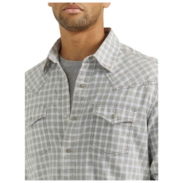 112352853 Wrangler Men's Retro Premium Long Sleeve Snap Shirt - Pale Grey