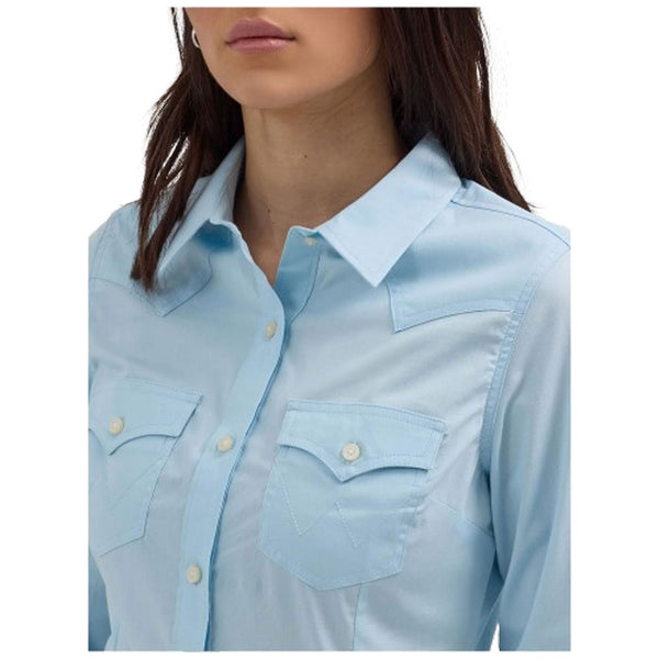 112358015 Wrangler Women's Retro Long Sleeve Solid Western Shirt - Cool Blue