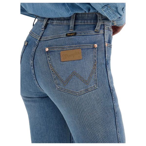 112360597 Wrangler X Women's Lainey Wilson Bell Bottom Jean - Daydream Wash